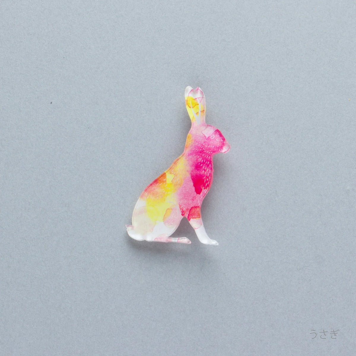 toumei　切り絵バッジ　うさぎ