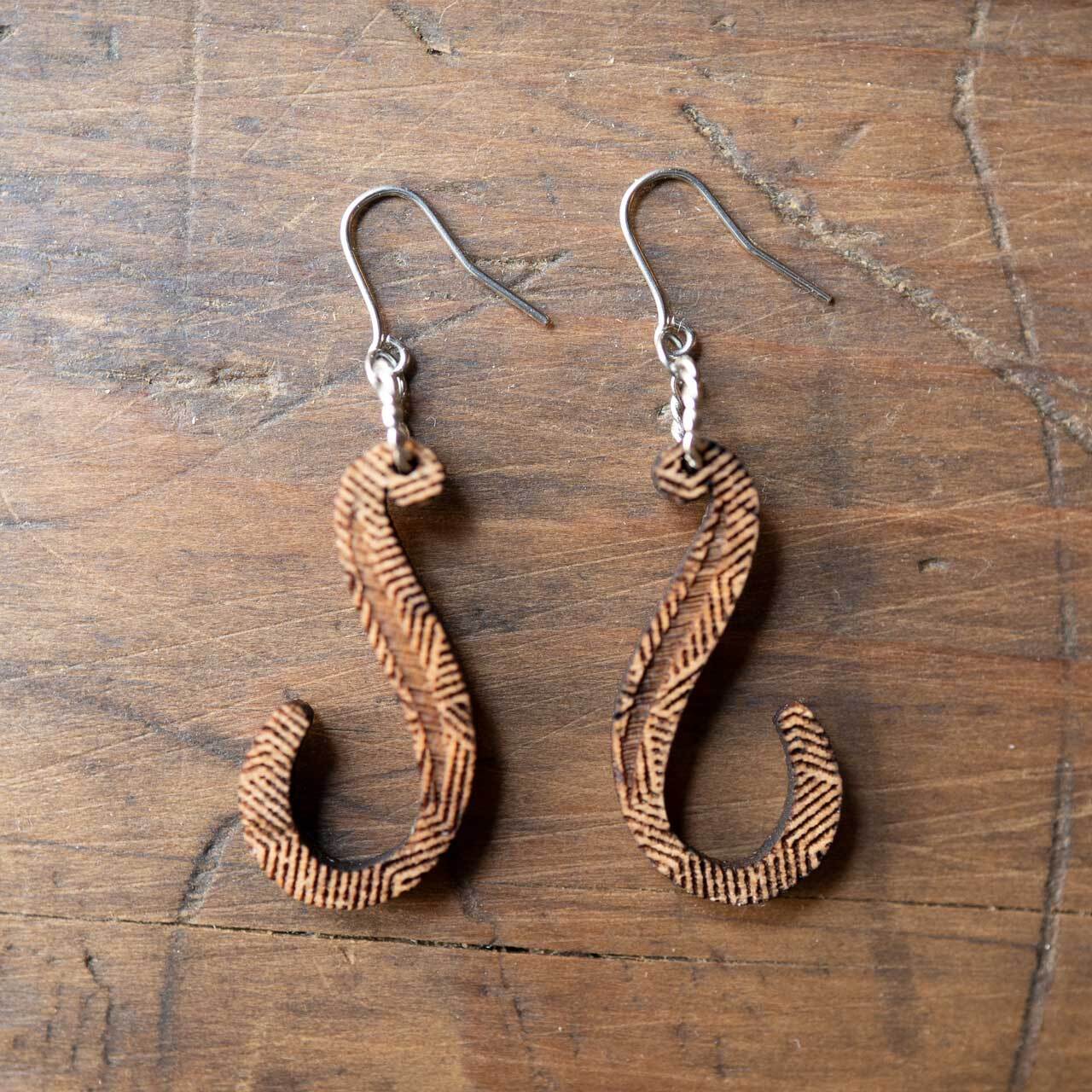 -木tch-ピアス　ハング：hook（フック）