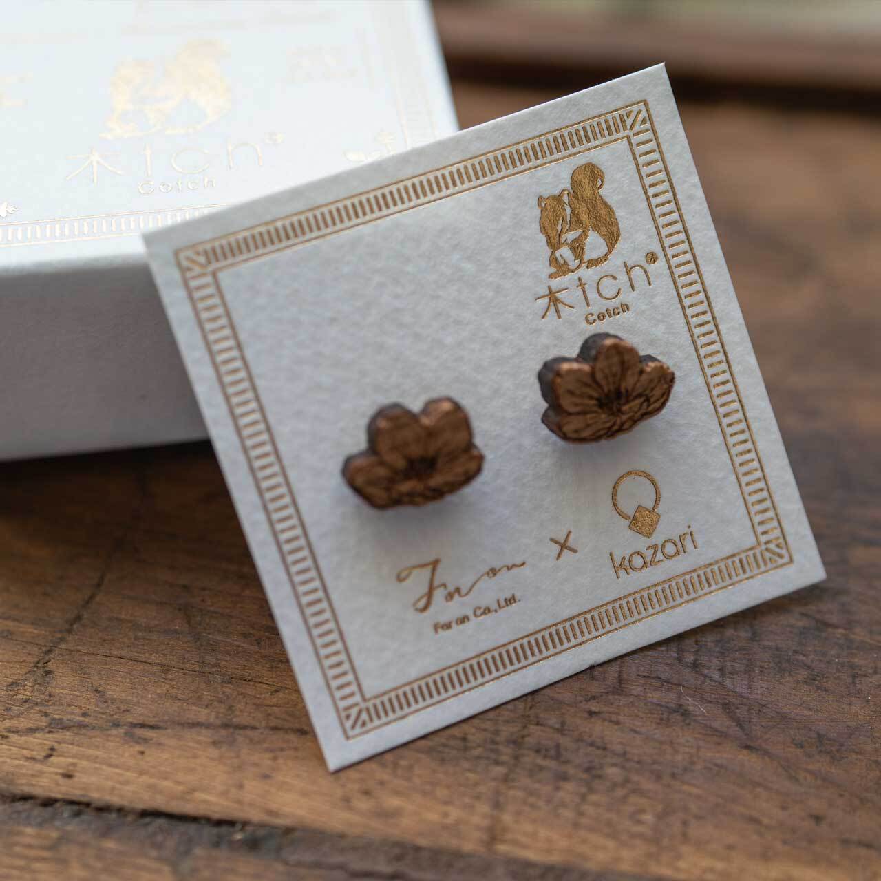 -木tch- ピアス　ミニ：a cherry blossom（一輪のサクラ）