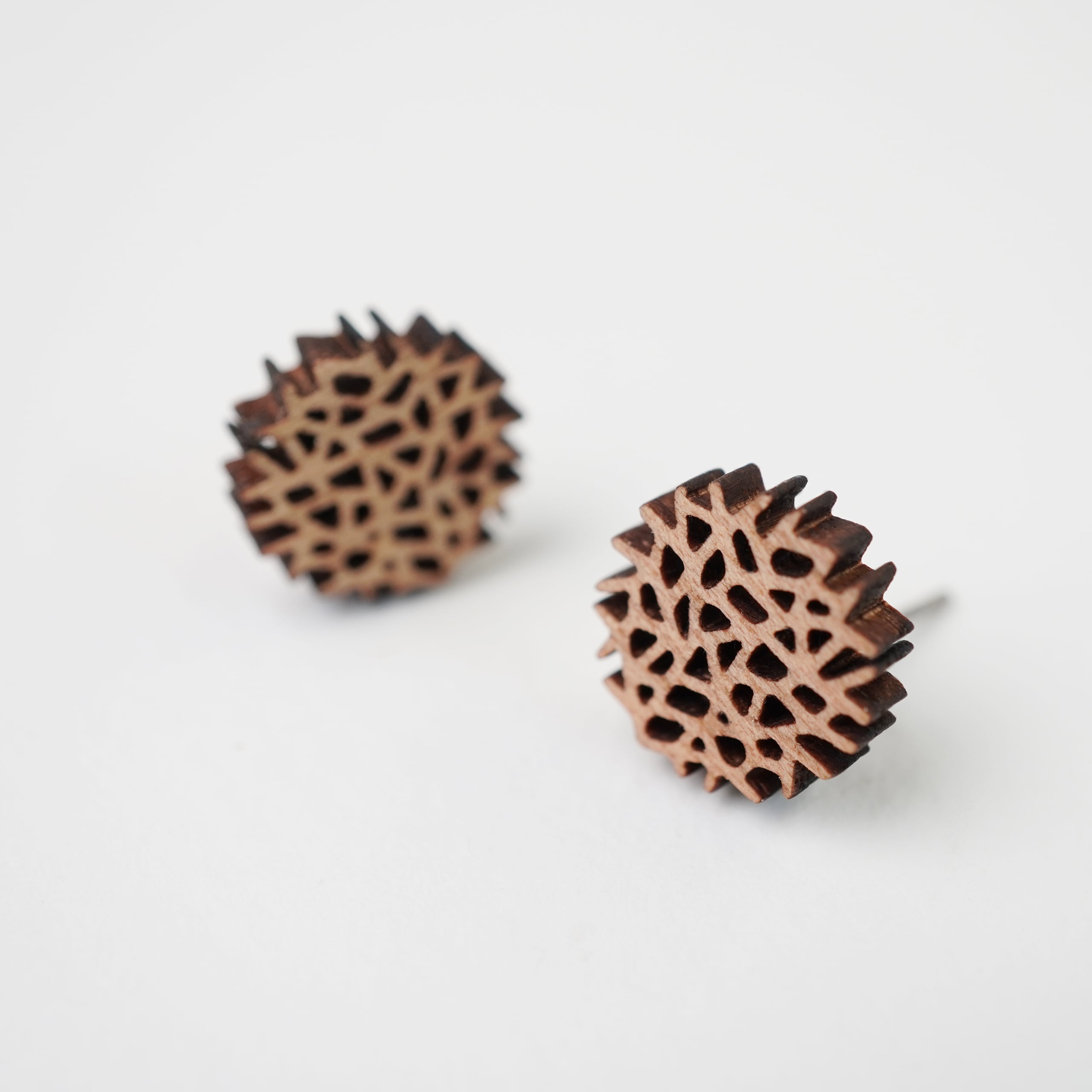 -木tch- ピアス　ミニ：twig（小枝）