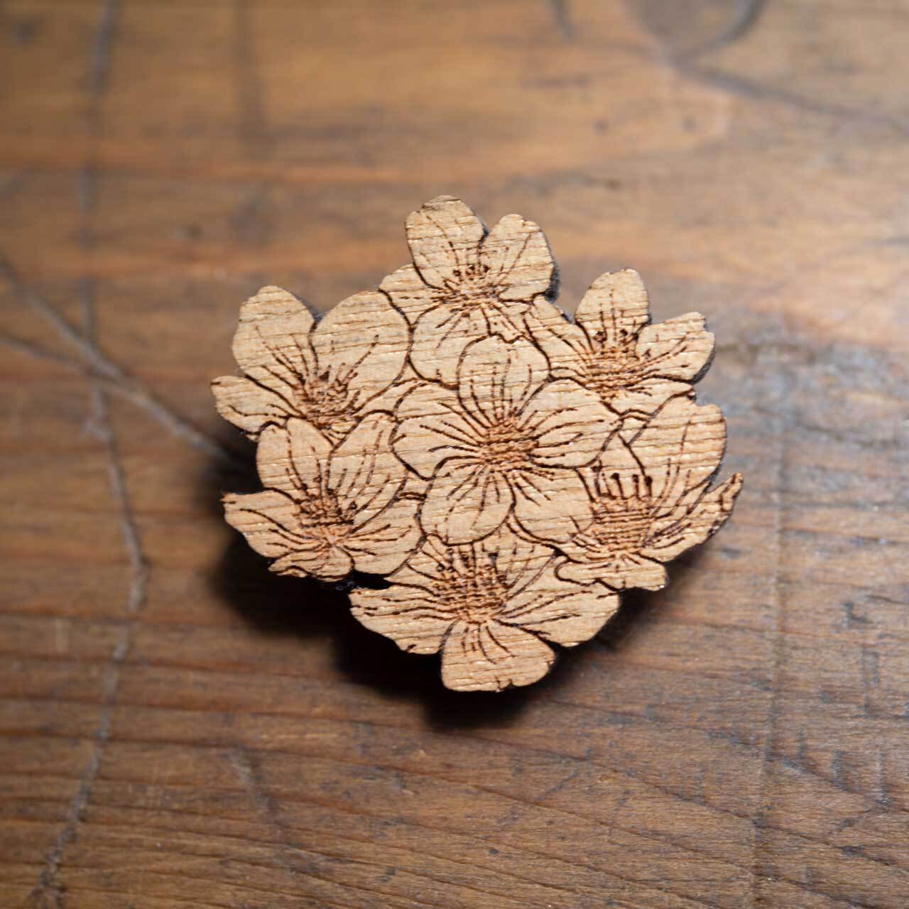 -木tch- ブローチ：sakura（サクラ）